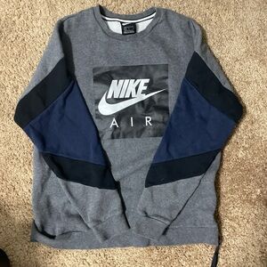 Nike Men's Gray and Black Sweater